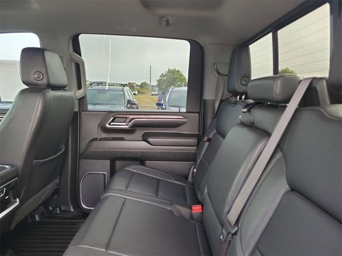 Used 2024 Chevrolet Silverado 2500 LTZ w/ LTZ Premium Package image 17