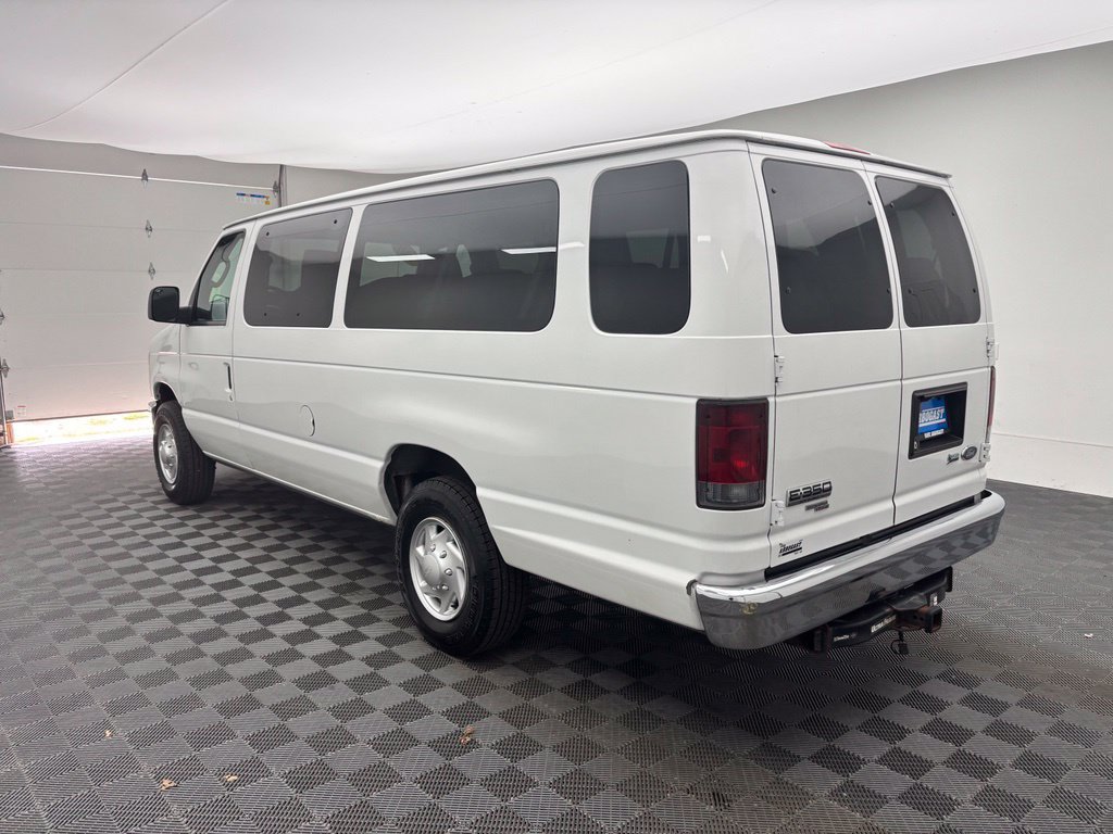 Used 2011 Ford E-350 and Econoline 350 XLT RWD image 11