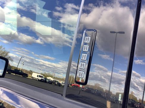 Used 2024 Ford F150 Lariat w/ Equipment Group 502A High AWD/4WD image 10