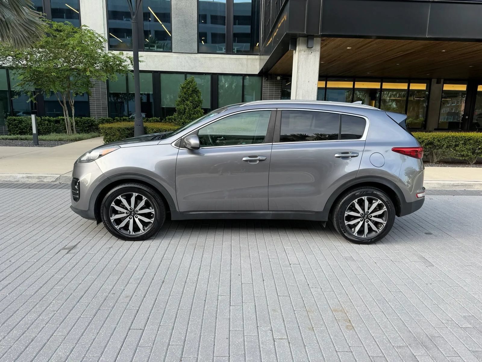 Used 2017 Kia Sportage EX FWD image 8