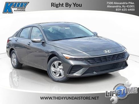 New 2026 Hyundai Elantra SE FWD image 1