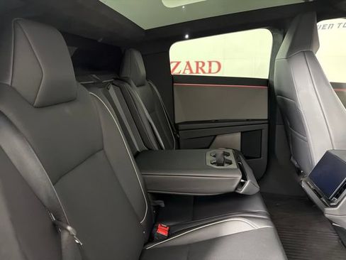 Used 2025 Tesla Cybertruck AWD Crew Cab image 18