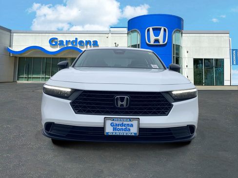 Certified 2025 Honda Accord SE image 2