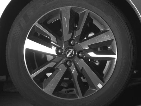 Used 2025 Nissan Versa SV FWD image 13