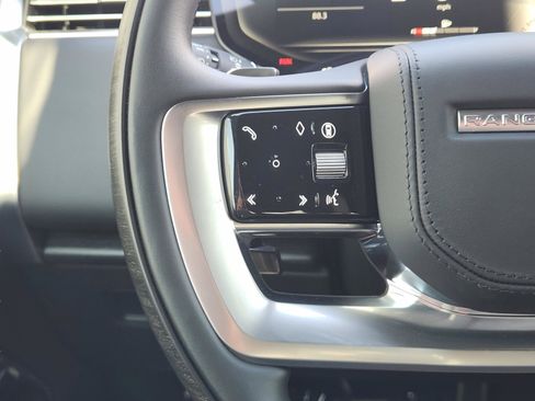 Certified 2025 Land Rover Range Rover SE AWD/4WD image 23