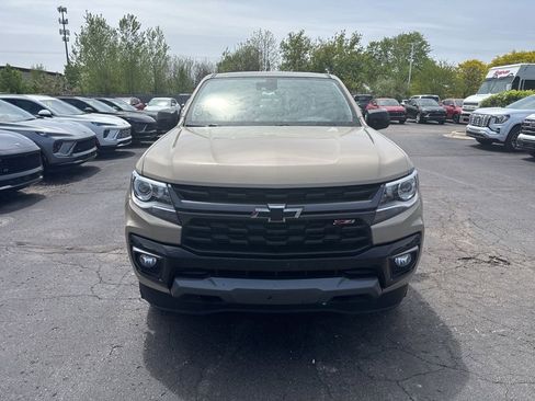 Used 2021 Chevrolet Colorado Z71 w/ Safety Package AWD/4WD image 3