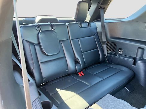 Used 2025 Ford Explorer ST-Line AWD/4WD image 27