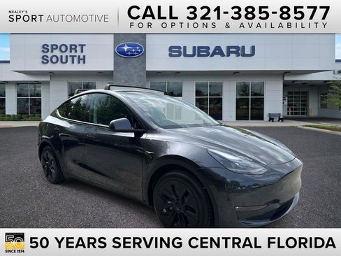 Used 2024 Tesla Model Y Long Range AWD/4WD image 1
