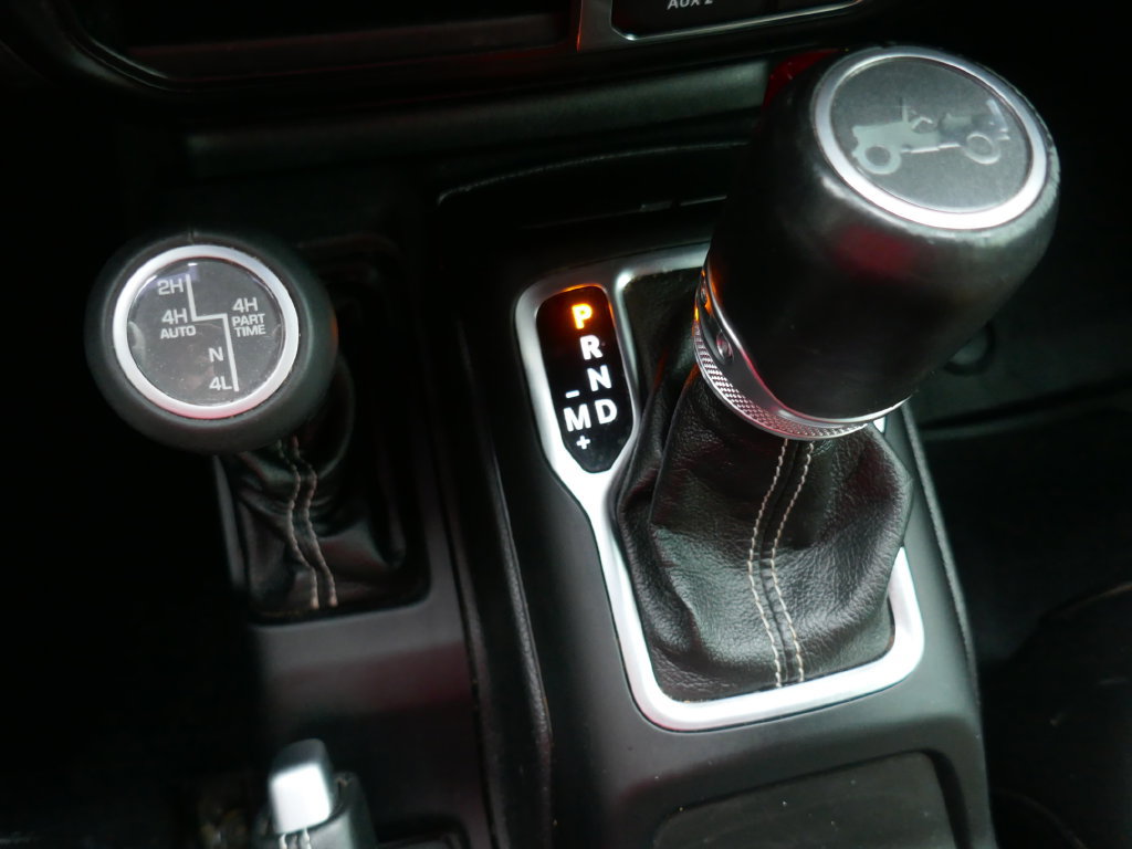 Used 2020 Jeep Wrangler Unlimited Sahara AWD/4WD image 26