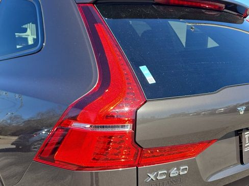 Used 2023 Volvo XC60 B5 Plus AWD/4WD image 19
