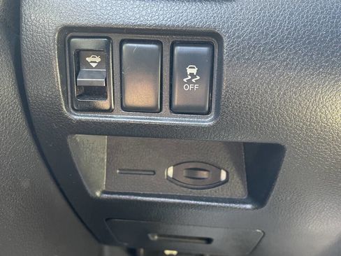 Used 2011 Nissan Altima 3.5 SR w/ 3.5SR Premium Pkg image 28