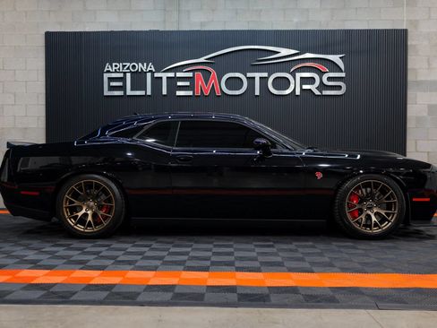 Used 2016 Dodge Challenger SRT Hellcat RWD image 13