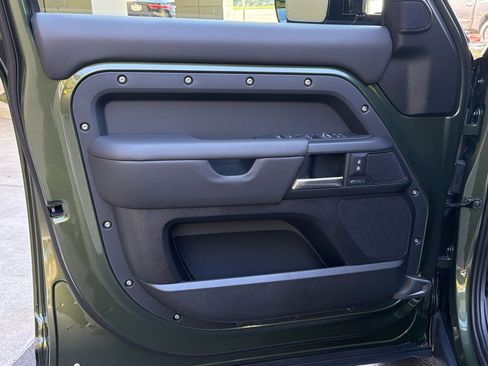 New 2026 Land Rover Defender 130 X-Dynamic SE AWD/4WD image 13