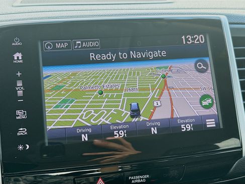 Certified 2018 Honda Pilot Touring image 13