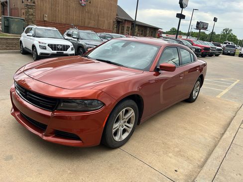 Used 2021 Dodge Charger SXT w/ Cold Weather Package RWD image 2