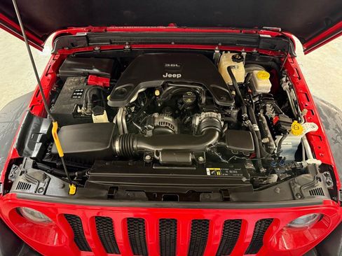 Certified 2018 Jeep Wrangler Sport AWD/4WD image 24