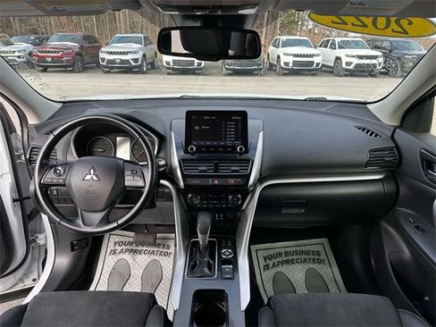 Used 2022 Mitsubishi Eclipse Cross SE image 11