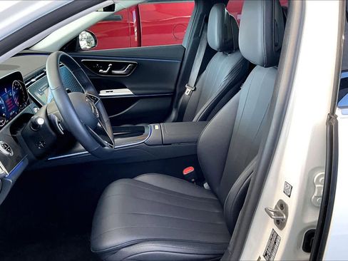 Used 2025 Mercedes-Benz E 350 Sedan image 7