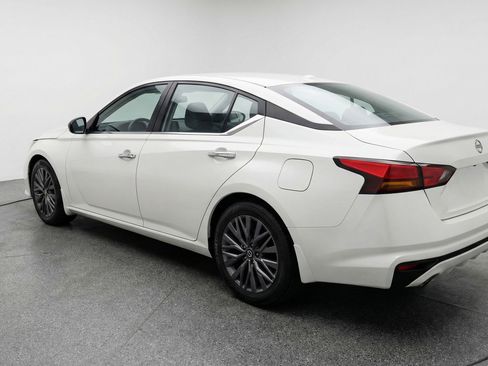 Used 2025 Nissan Altima 2.5 SV image 6