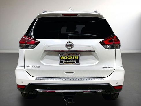 Used 2020 Nissan Rogue SV image 6