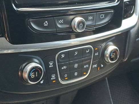Certified 2020 Chevrolet Traverse LT w/ Driver Confidence II Package AWD/4WD image 16