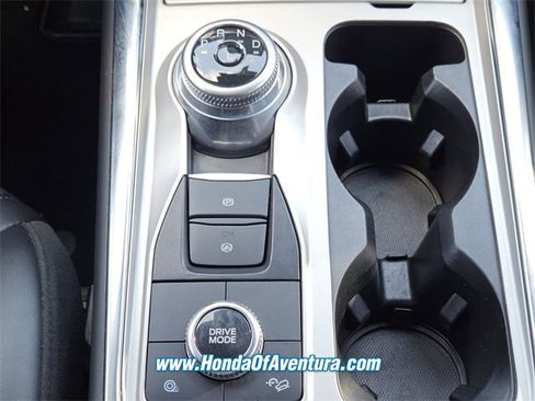 Used 2022 Ford Explorer Platinum w/ Technology Package image 21