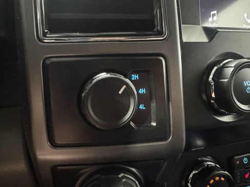Used 2019 Ford F150 XLT w/ Equipment Group 302A Luxury AWD/4WD image 36