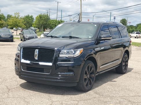 Certified 2024 Lincoln Navigator Reserve AWD/4WD image 3