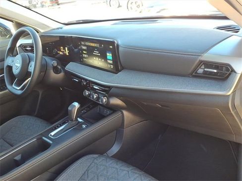 Certified 2025 Nissan Kicks SV image 19