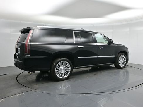Used 2016 Cadillac Escalade ESV Platinum image 27