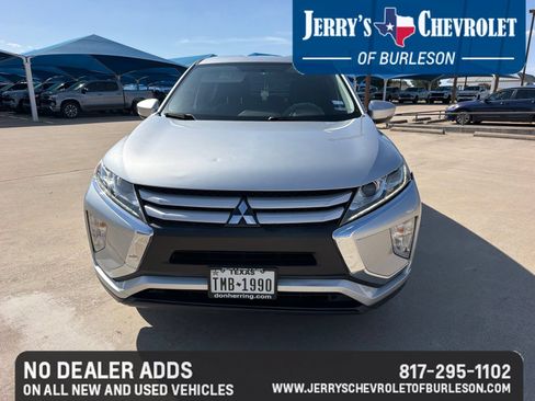 Used 2018 Mitsubishi Eclipse Cross ES FWD image 2