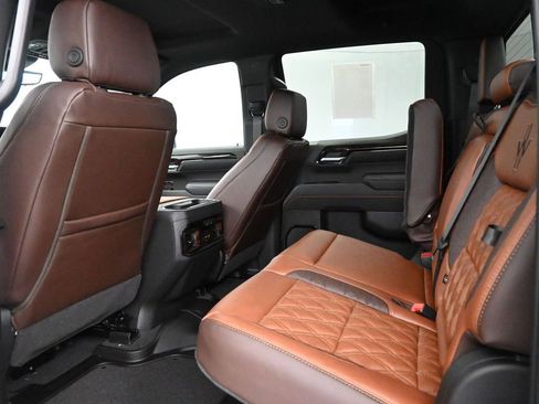 New 2026 GMC Sierra 1500 AT4 w/ Technology Package AWD/4WD image 13