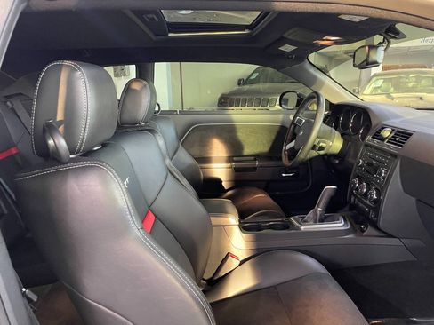 Used 2009 Dodge Challenger SRT8 image 20