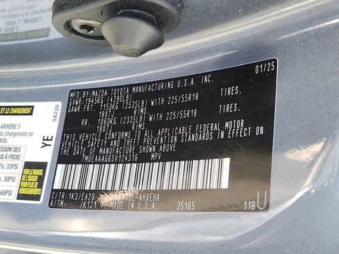 Used 2025 Toyota Corolla Cross XLE image 34