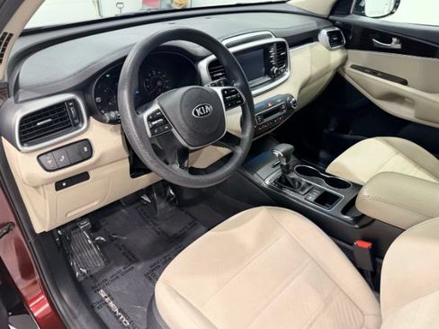 Used 2019 Kia Sorento AWD V6 image 35