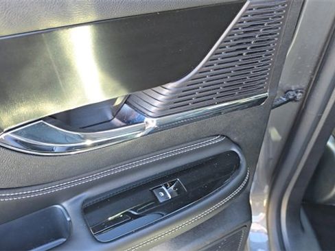 Used 2022 Lincoln Corsair FWD w/ Premium Package image 18