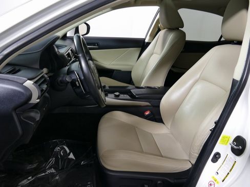 Used 2018 Lexus IS 300 AWD image 13