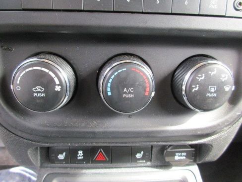 Used 2015 Jeep Patriot Latitude image 23