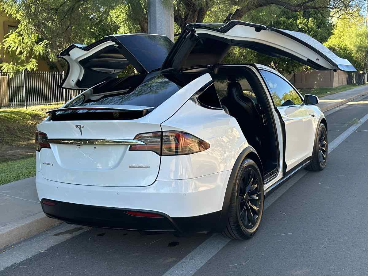 Used 2017 Tesla Model X 75D AWD/4WD image 11