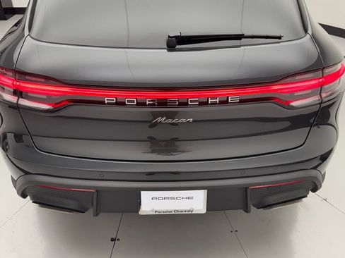 Used 2025 Porsche Macan AWD/4WD image 53
