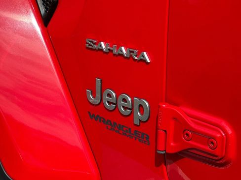 Used 2020 Jeep Wrangler Unlimited Sahara AWD/4WD image 27