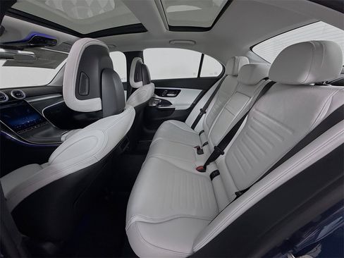 Used 2025 Mercedes-Benz C 300 4MATIC Sedan image 26