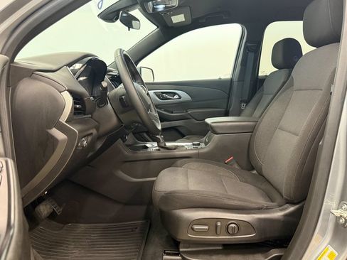 Used 2023 Chevrolet Traverse LT FWD image 10