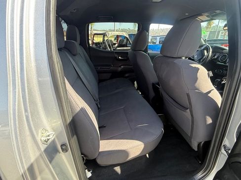 Used 2019 Toyota Tacoma TRD Sport AWD/4WD image 18