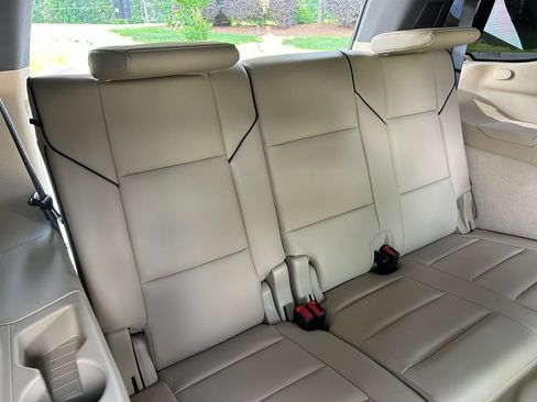 Used 2022 Cadillac Escalade Premium Luxury w/ Performance Package AWD/4WD image 49