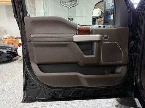 Used 2018 Ford F250 King Ranch w/ King Ranch Ultimate Package image 9