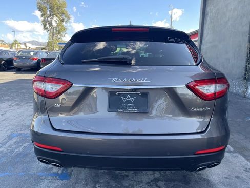 Used 2017 Maserati Levante AWD/4WD image 8