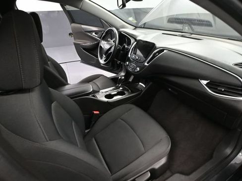 Used 2016 Chevrolet Malibu LT FWD image 41