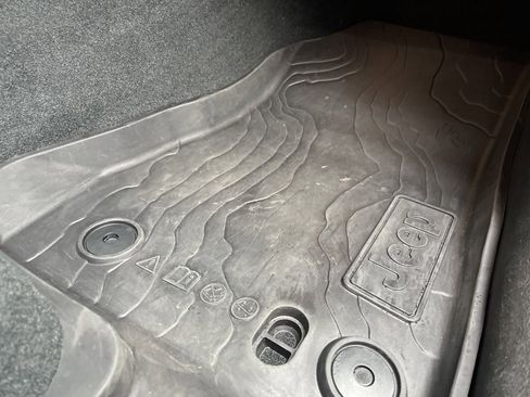 Used 2022 Jeep Wrangler Unlimited Sport S w/ Sun And Sound Package image 40