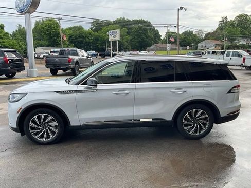 Used 2025 Lincoln Aviator 2WD w/ Equipment Group 101A image 3